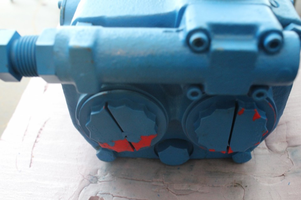 PVB15RSY41C12 Vickers Variable Displacement Hydraulic Axial Piston Pump